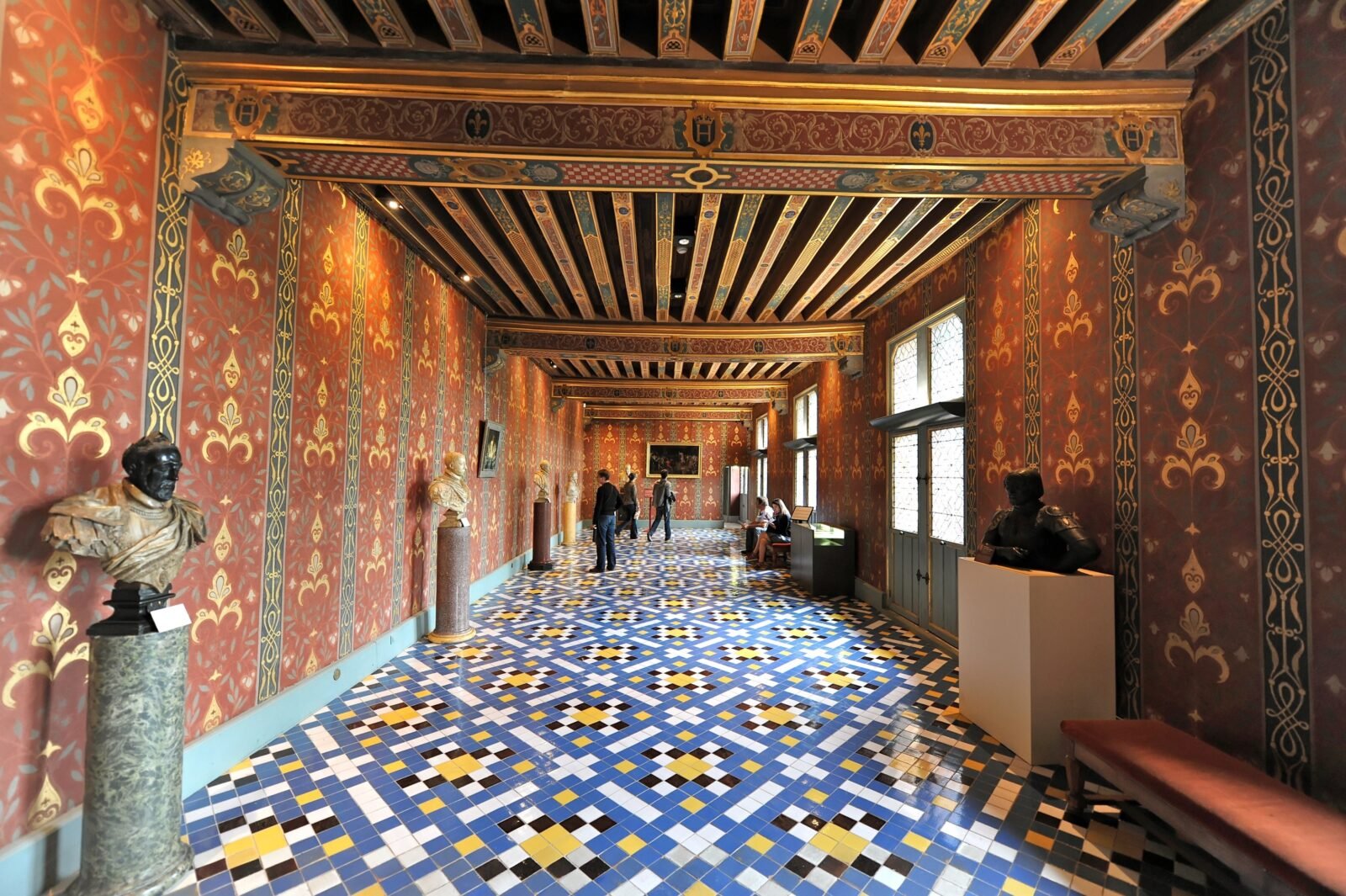 1646599552_44-bigfoto-name-p-shato-gde-nakhoditsya-v-interere-77