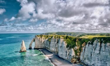 Normandy Highlights: Rouen, Honfleur & Étretat with Calvados Tasting